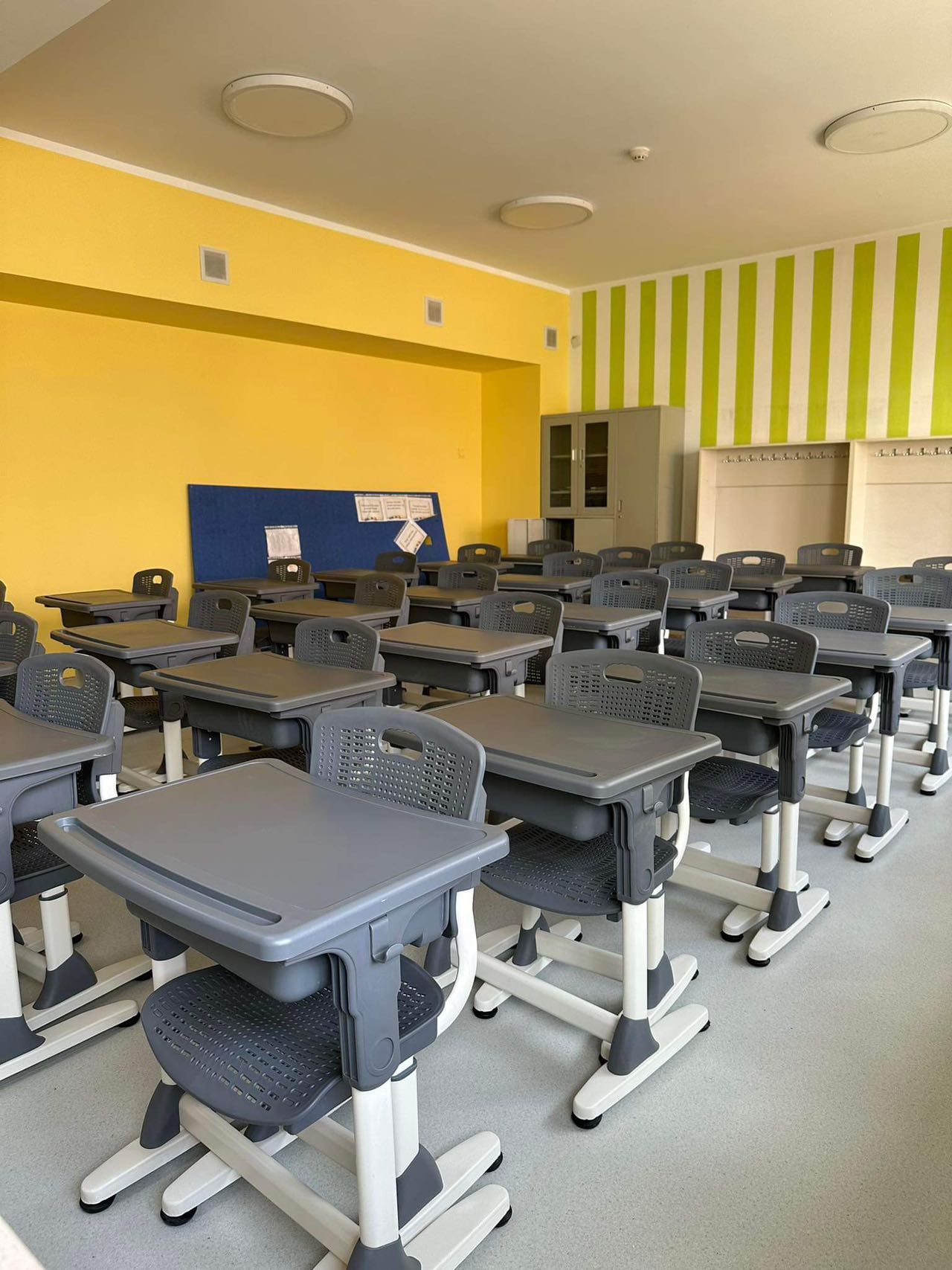 school desks and chairs
