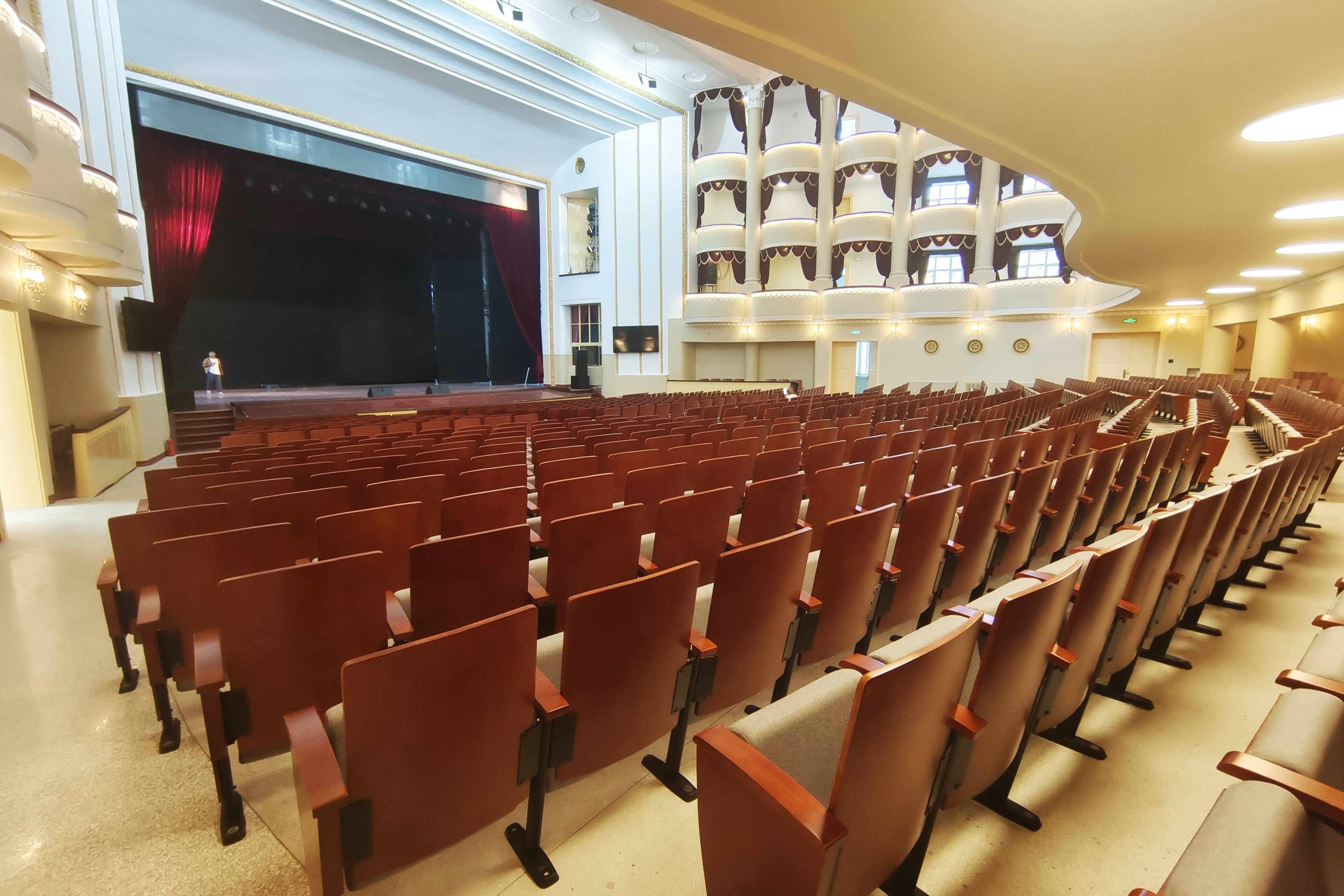 auditorium chairs